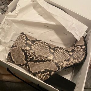 Loviren Snake Skin Ankle Boots